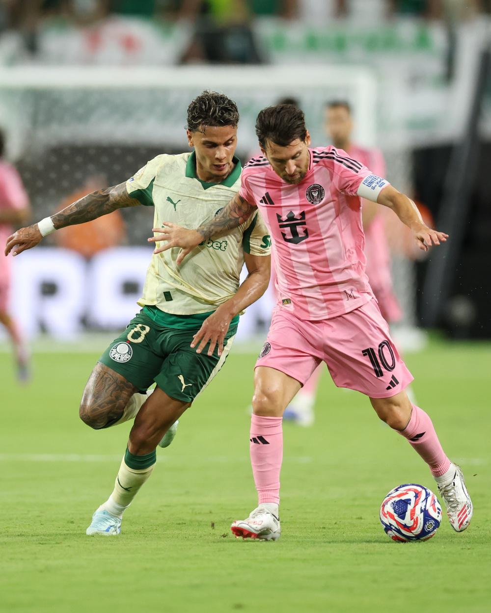 英雄联盟S15赛竞猜-关于欧冠赛后走向成谜，巴黎圣日耳曼外线爆发，话题不断，控场能力受关注的信息